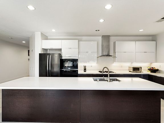 5th image of 40467 Padova Dr