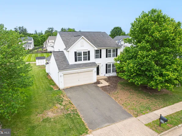 9696 Logan Jay Dr, Bealeton, VA 22712