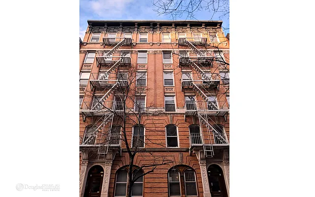 Sold by Douglas Elliman | media 15