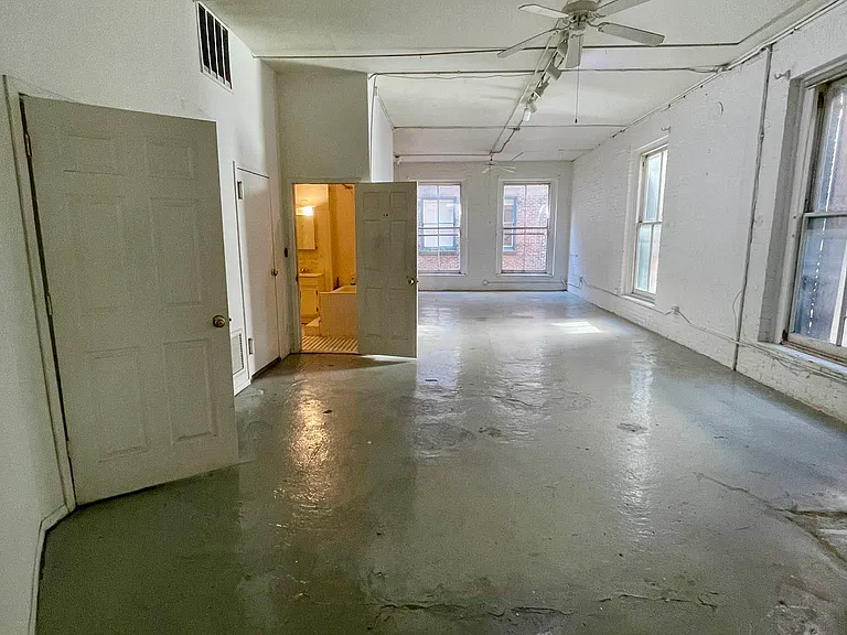 42 N Moore St #4 — Photo 1