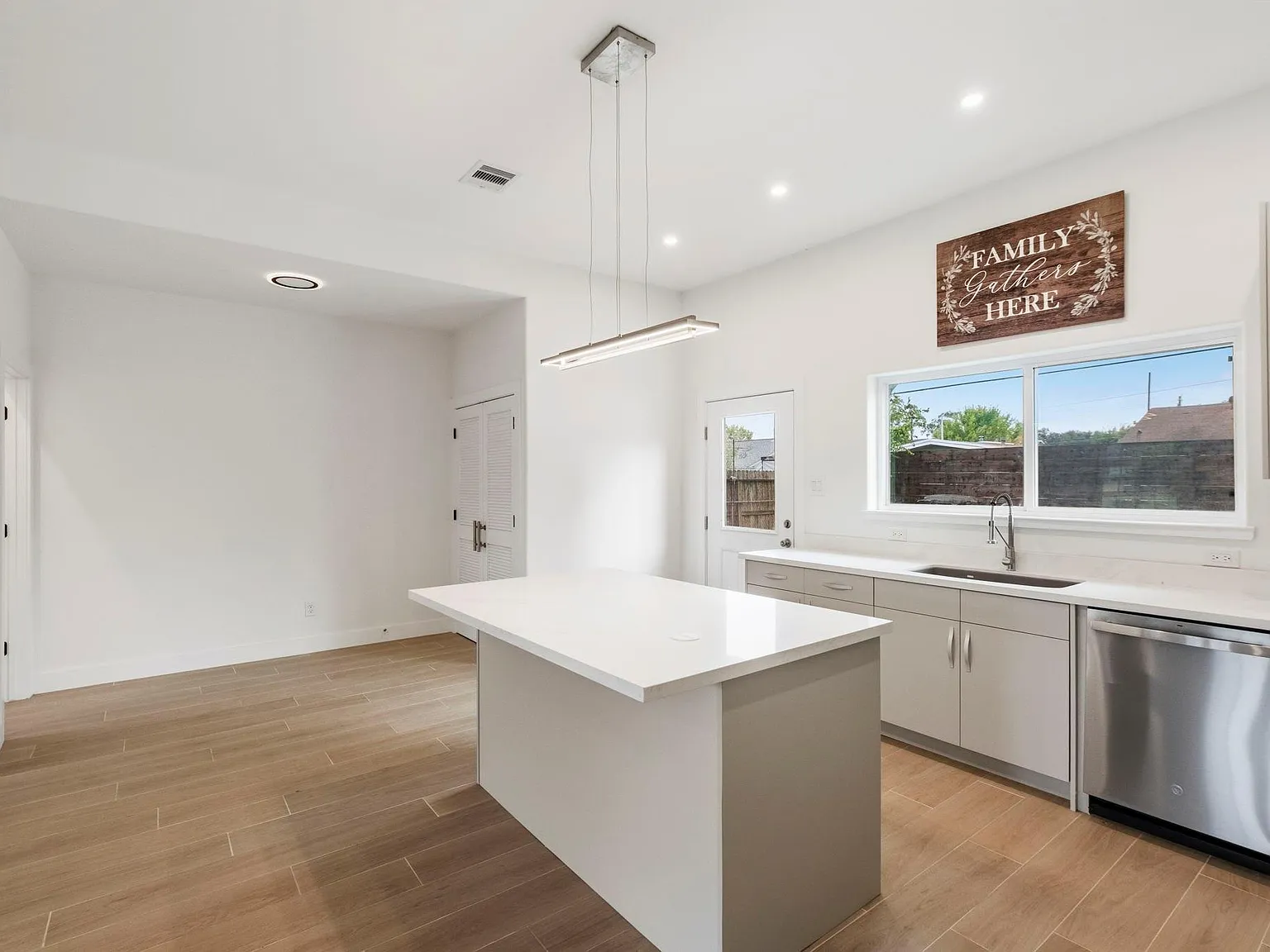 3 bed, 2.0 bath, 1675 sqft, $2,750 — Photo 4