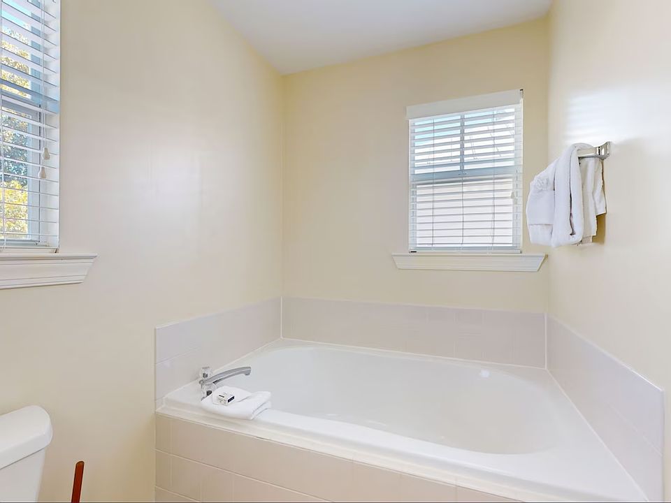 1st image of 7 Coral Way