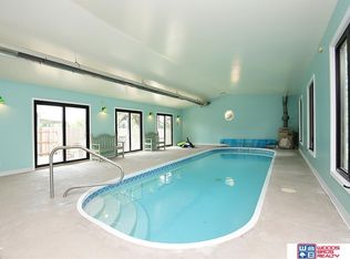 4243 Ridgeview Dr, Lincoln, NE 68506