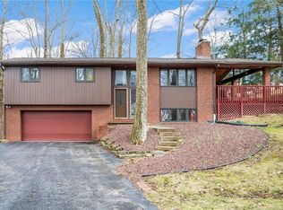 202 Overlook Dr, Mcmurray, PA