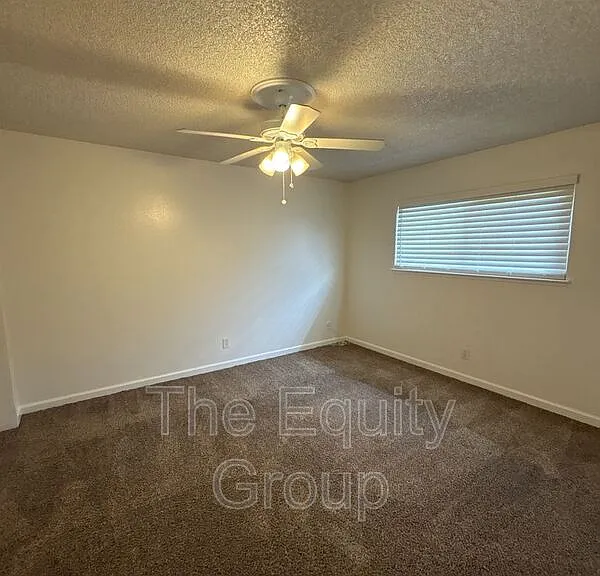 907 S Demaree St — Photo 8