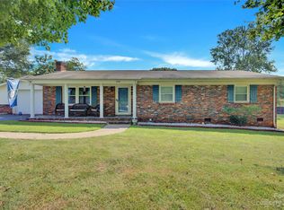 1510 Kenmore Dr, Statesville, NC 28625