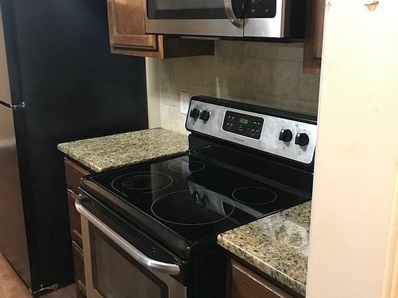 4th image of 108 W Karnes Dr #108