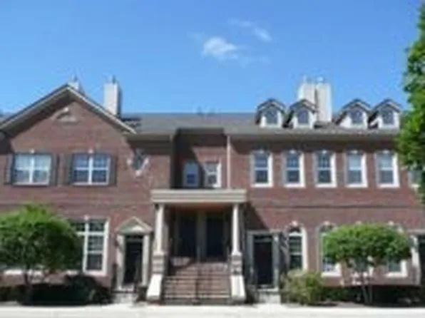 29265 Glen Oaks Blvd E #1, Farmington Hills, MI 48334