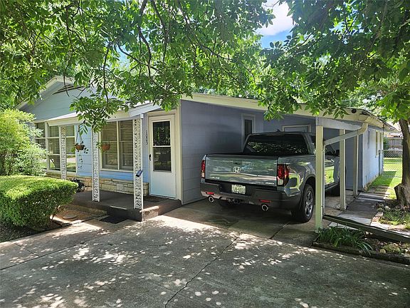 3rd image of 1003 Gilmore St