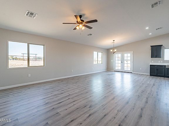 4th image of 5831 S 339TH Avenue S