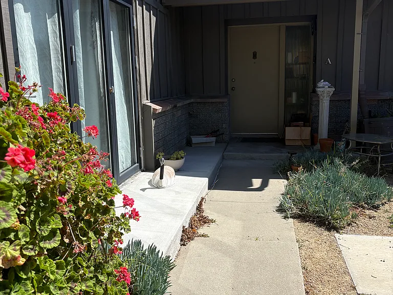 2520 Coburn Ln #B — Photo 17