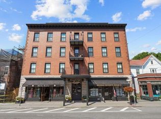 423 Hope St #6F, Bristol, RI 02809