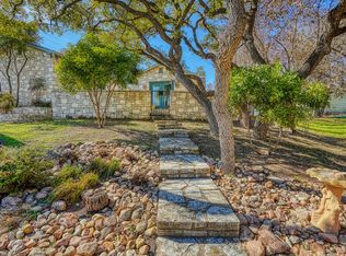 206 Jackson Rd, Kerrville, TX 78028