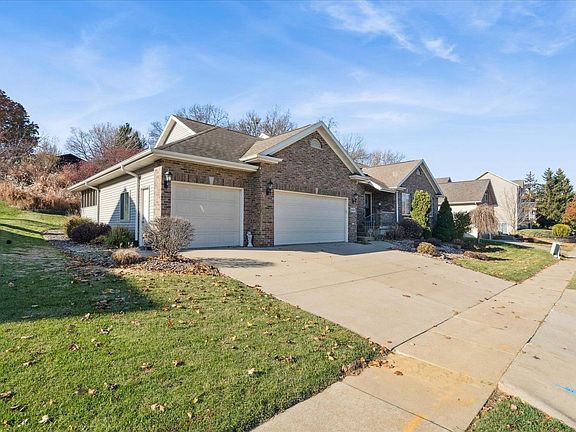 2nd image of 2897 Thornwood Ct