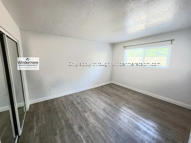 Cozy Halfplex in Carmichael- Available Now. — Photo 11