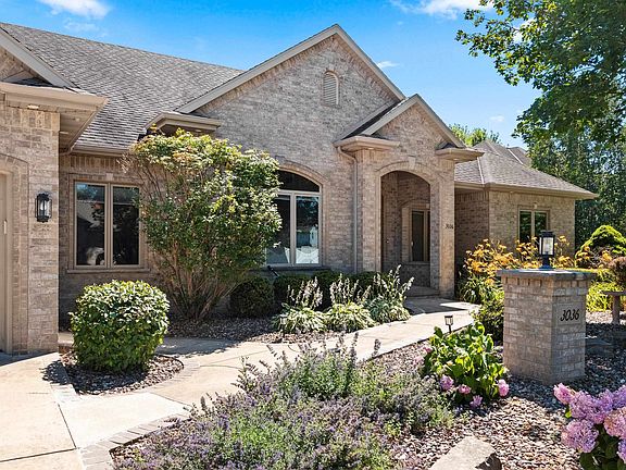 3rd image of 3036 Warm Springs Dr