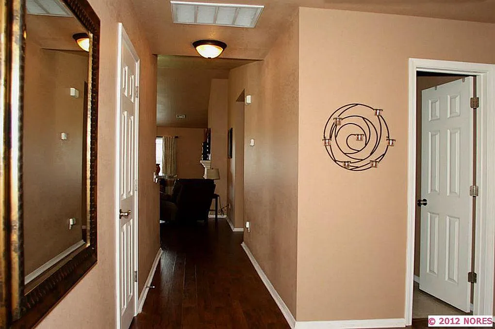 3 bed, 1600 sqft, $1,950 — Photo 4