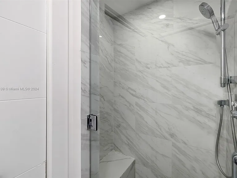 19144 Fisher Island Dr #19144 — Photo 24
