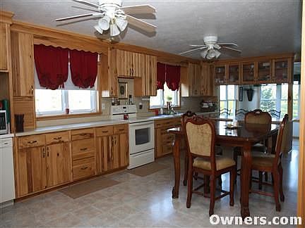 12x24 kitchen w/custom hickory cabinets