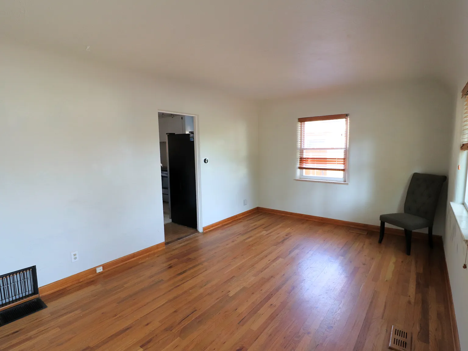 2 bed, 1104 sqft, $2,200 — Photo 3