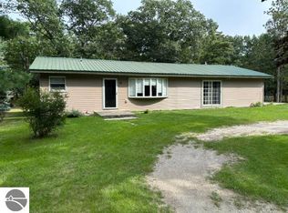21 S Oak St, Au Gres, MI 48703