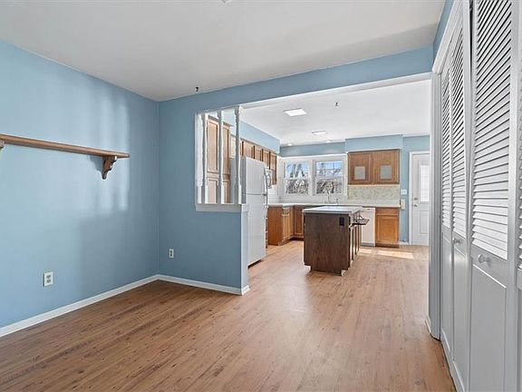 4th image of 5104 Woodson St
