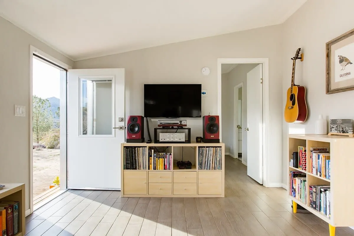 3 bed, 960 sqft, $2,800 — Photo 3