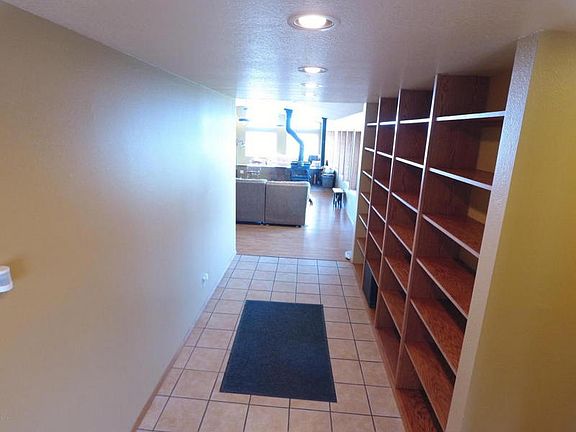 3rd image of 533 10th Ave SE