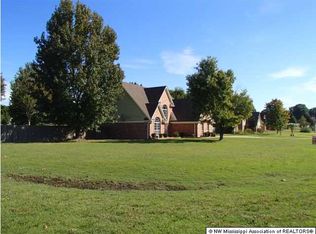 2496 Wood Hill Dr, Horn Lake, MS 38637