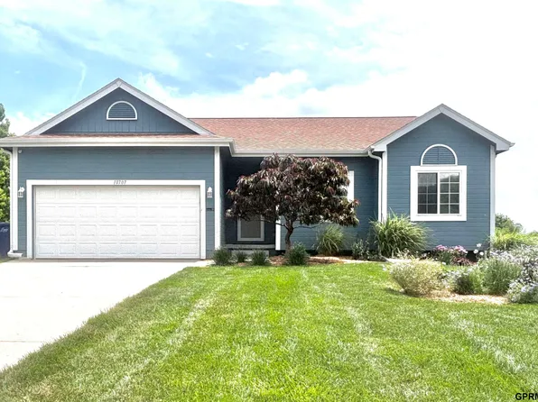 10707 S 29th St, Bellevue, NE 68123