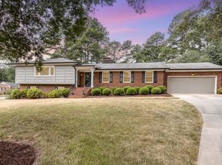 2901 Augusta Ct, Raleigh, NC 27607