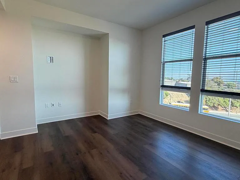 1260 E Thompson Blvd #106 — Photo 12