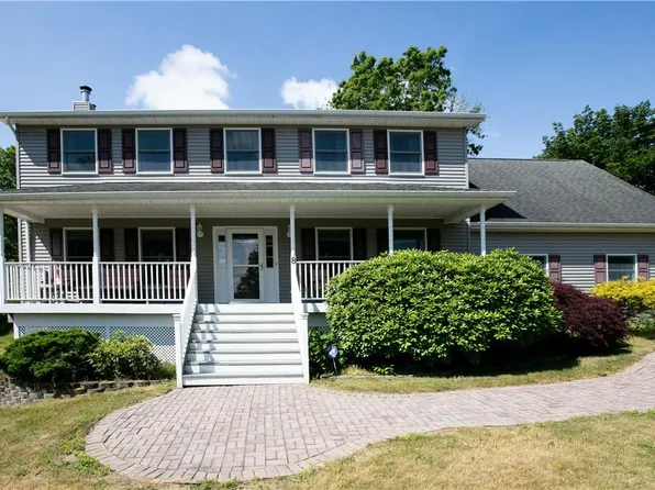 8 Charles Drive, Marlboro, NY 12542