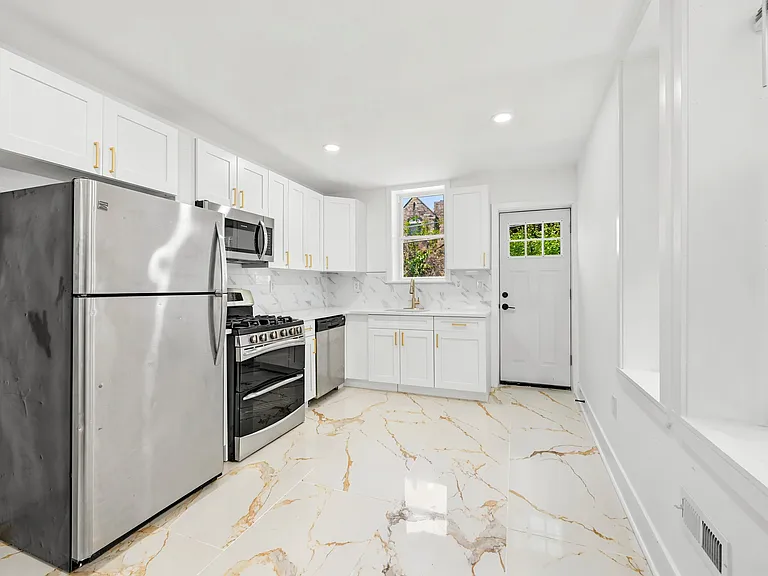 936 N Fallon St — Photo 1