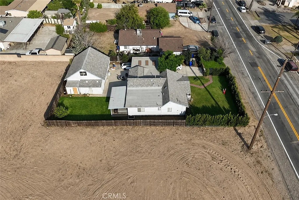 Building Photo - 14796 Merrill Ave