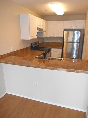 5th image of 318 NE Roberts Ave APT 304