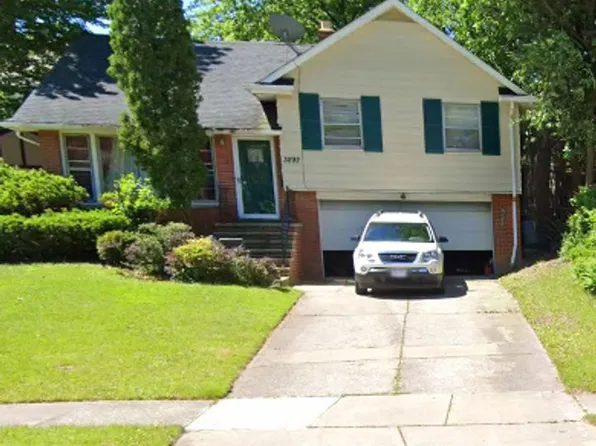 1099 Woodview Rd, Cleveland Heights, OH 44121