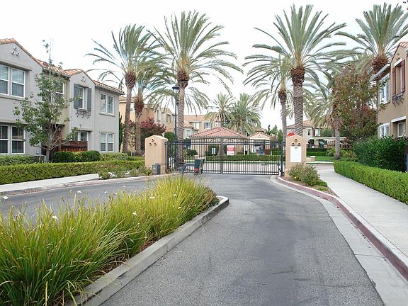 4th image of 1837 Silva Pl