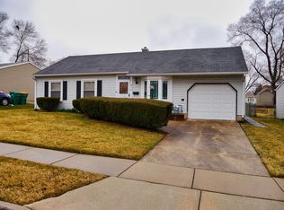 410 Laurel Ave, Romeoville, IL 60446