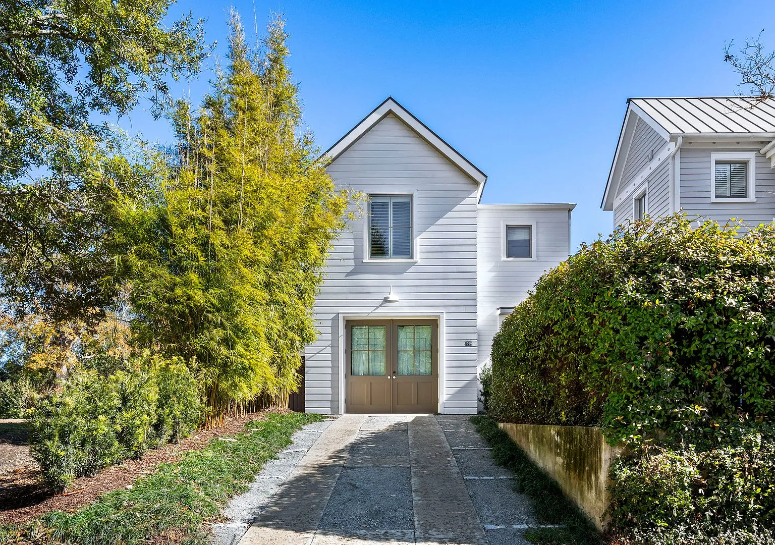 Little House on Tenth- 36 10th Avenue — Photo 4