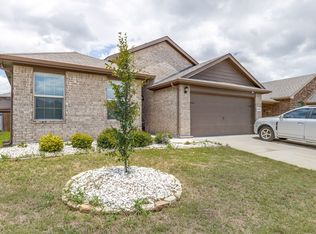2540 Clarks Mill Ln, Fort Worth, TX 76123