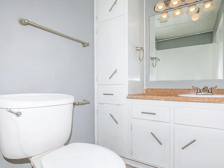 MODERN BATHROOM