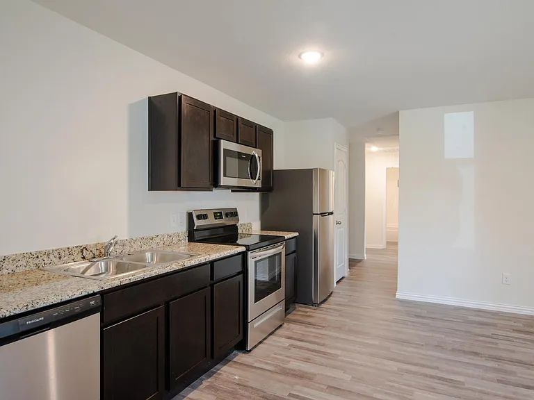 217 E 12th St #B — Photo 2