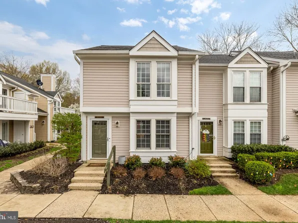 2433 S Walter Reed Dr #18-1, Arlington, VA 22206