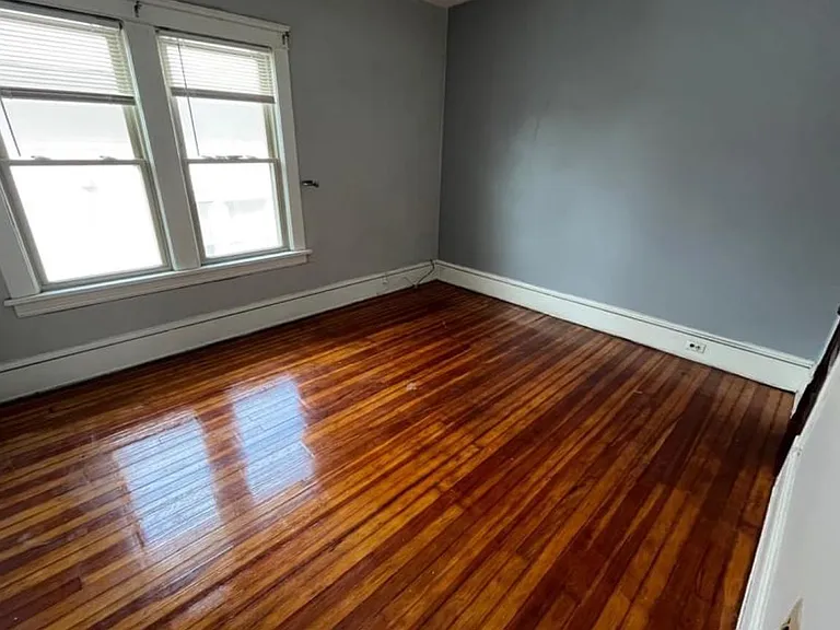 1304 W 114th St #2 — Photo 9
