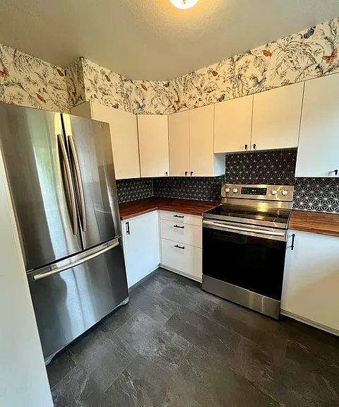 2169 NW Irving St #10 — Photo 6