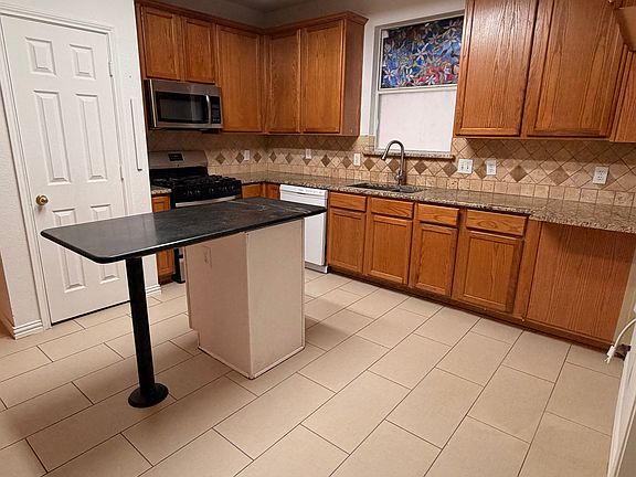 5th image of 2101 Meredith Ln