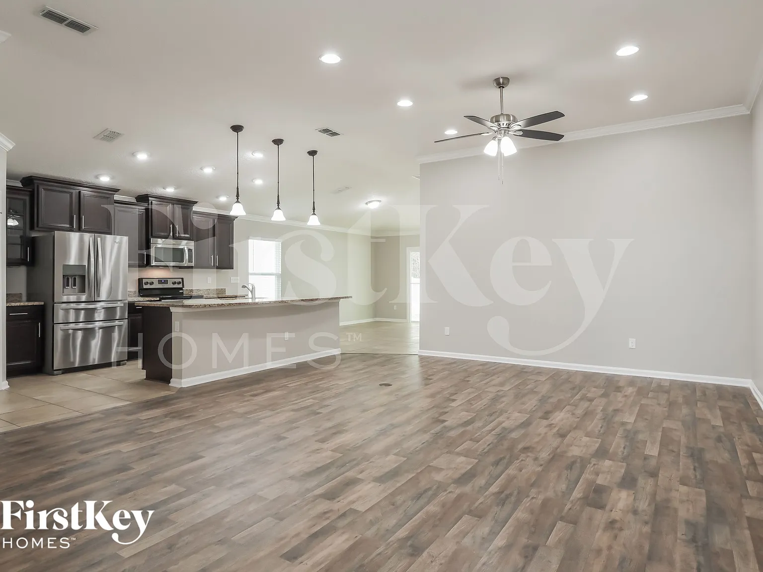 4 bed, 2.0 bath, 1820 sqft, $2,725 — Photo 4