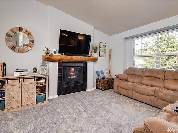 3rd image of 32501 Newcastle Dr
