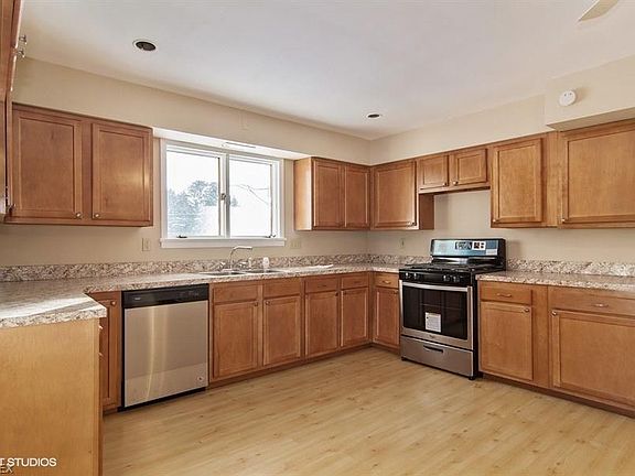 5th image of 2871 Maine Ave